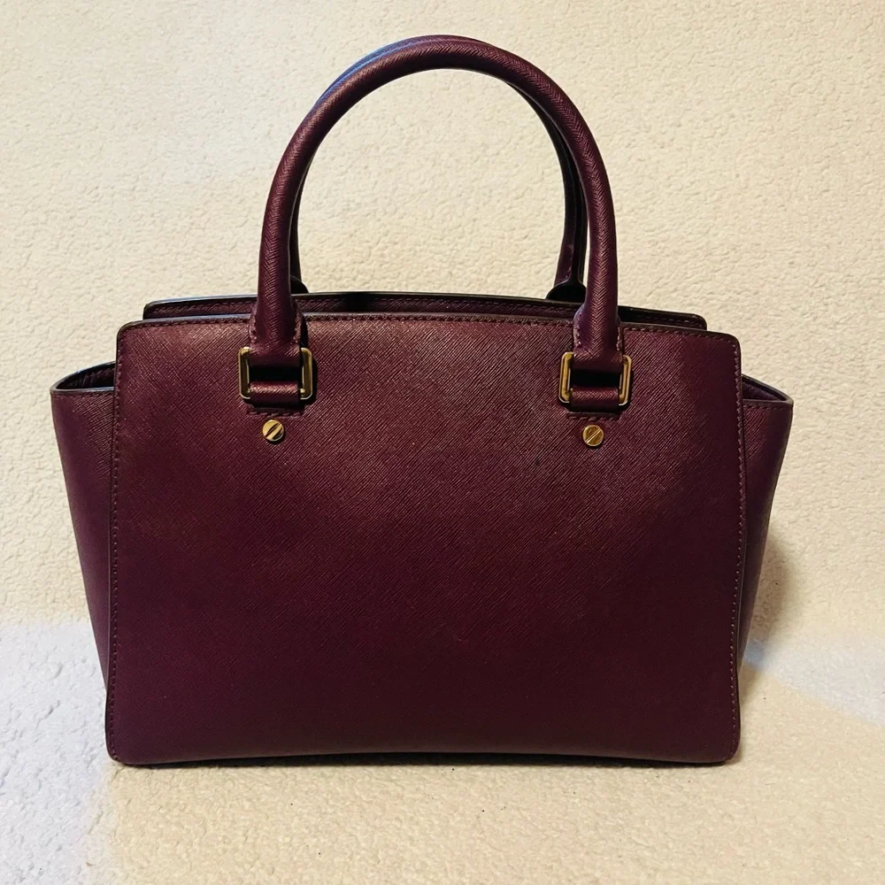 Michael Kors Selma Medium Saffiano Leather Satchel. - Picture 8 of 14